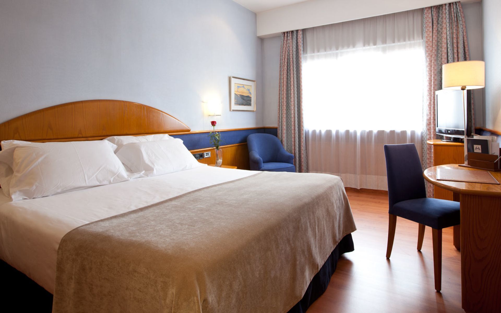 Hotel Agumar Madrid Esterno foto A room at the hotel