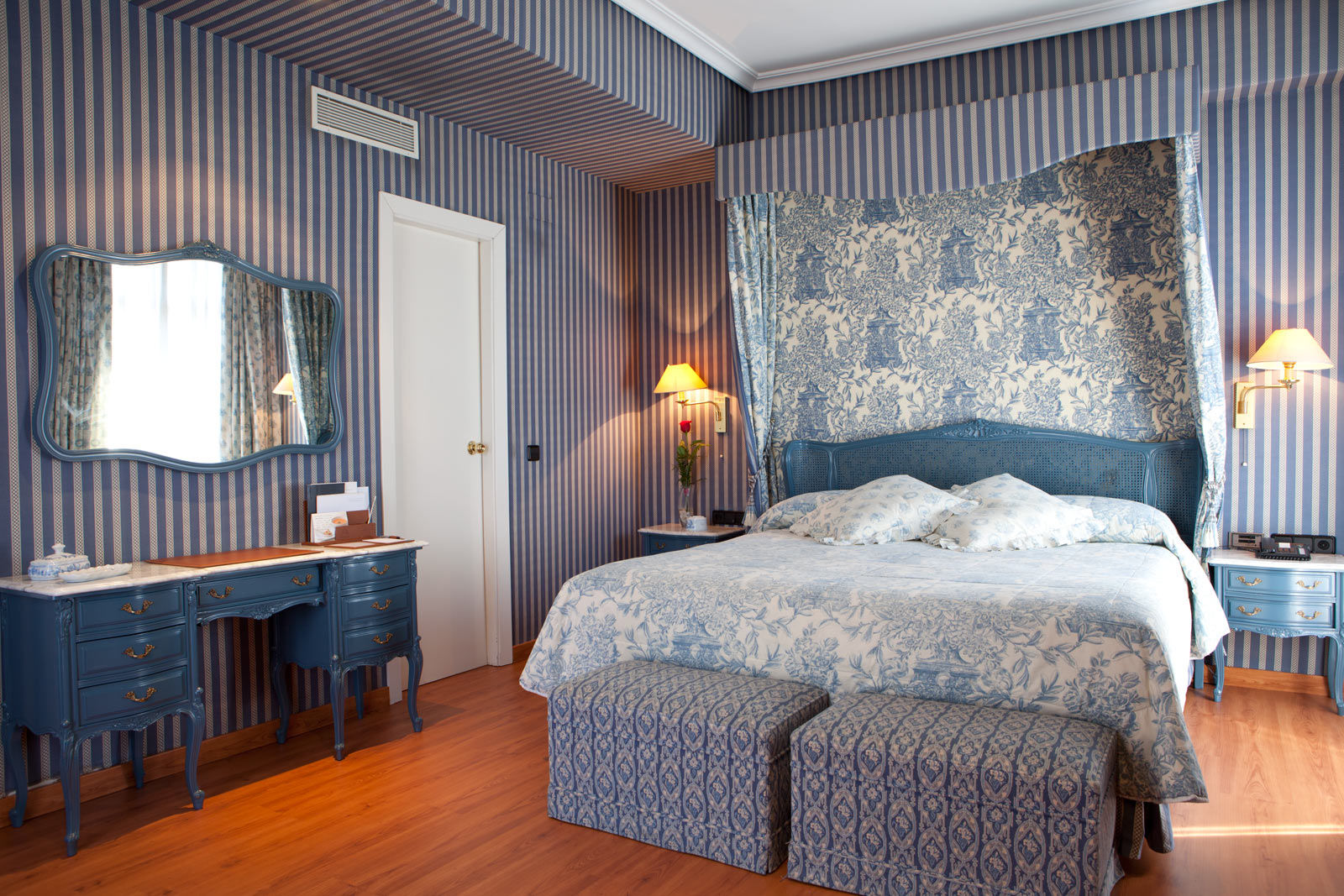 Hotel Agumar Madrid Esterno foto A bedroom at the hotel