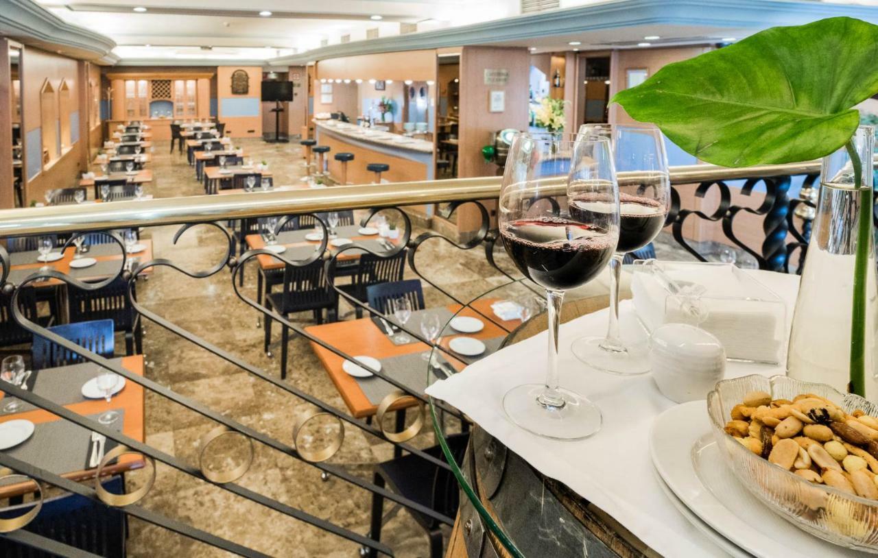 Hotel Agumar Madrid Esterno foto The restaurant