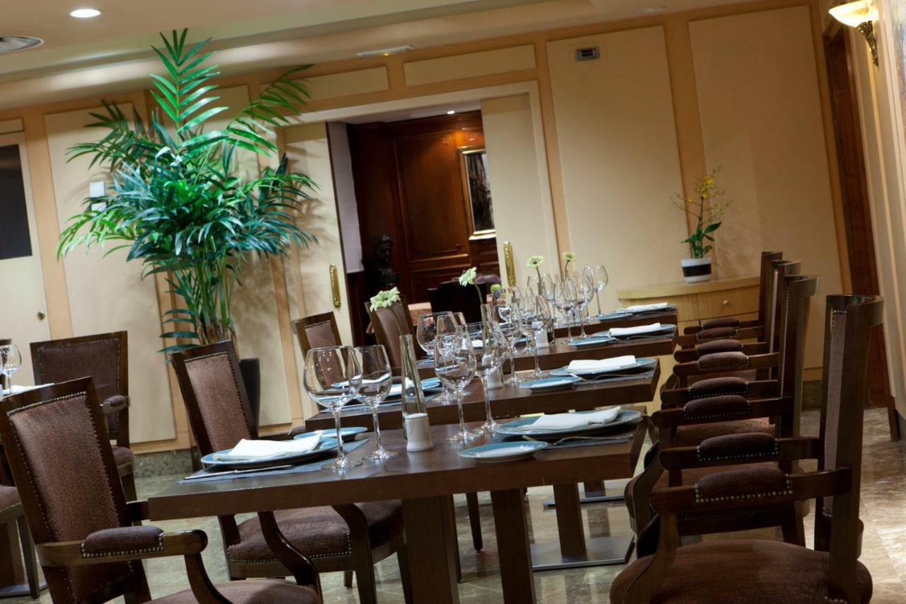 Hotel Agumar Madrid Esterno foto Interior of a restaurant